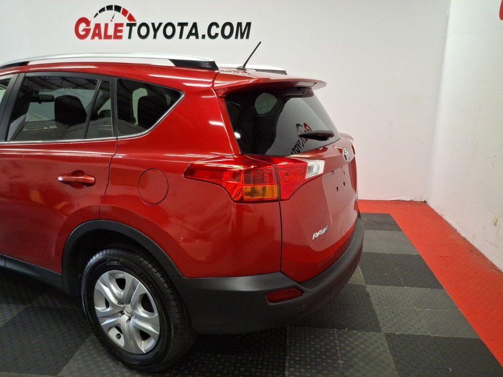 Used 2015 Toyota RAV4 LE image 5