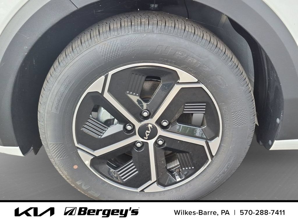 Certified 2025 Kia Niro EX w/ EX Cold Weather Package FWD image 11