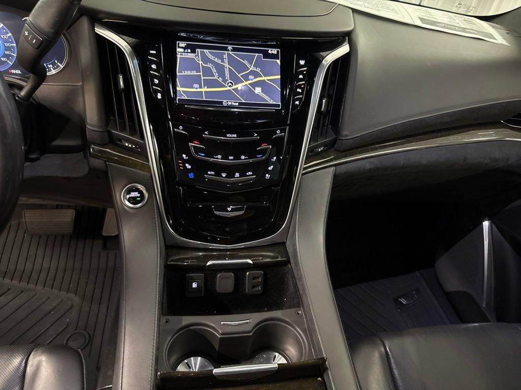 Used 2019 Cadillac Escalade ESV Platinum RWD image 37