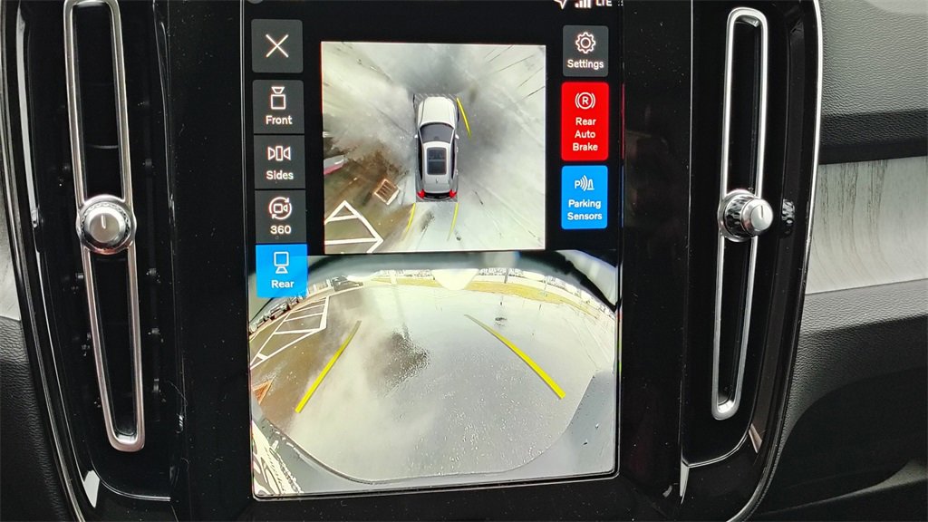 New 2026 Volvo XC40 B5 Plus w/ Protection Package Premier image 20