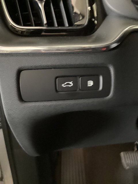 New 2025 Volvo XC60 T8 Core w/ Protection Package Premier image 19