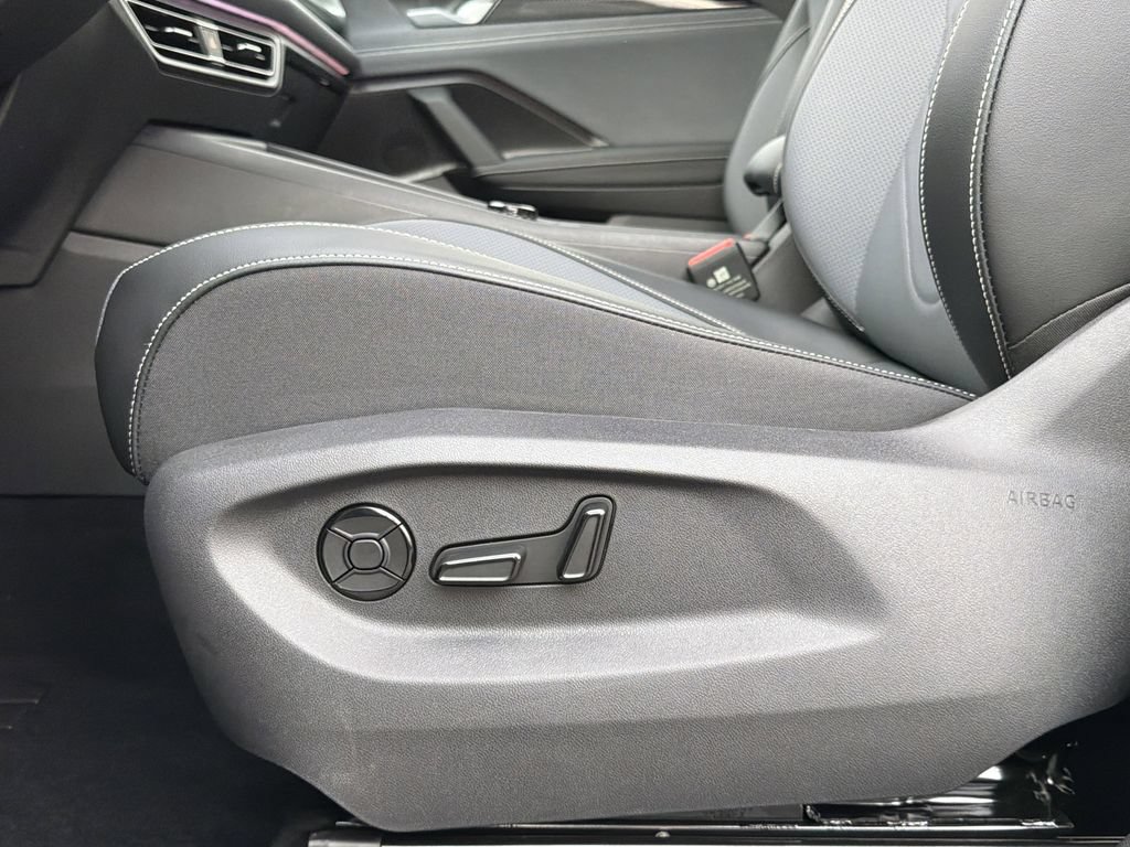 New 2026 Volkswagen Tiguan SE FWD image 22