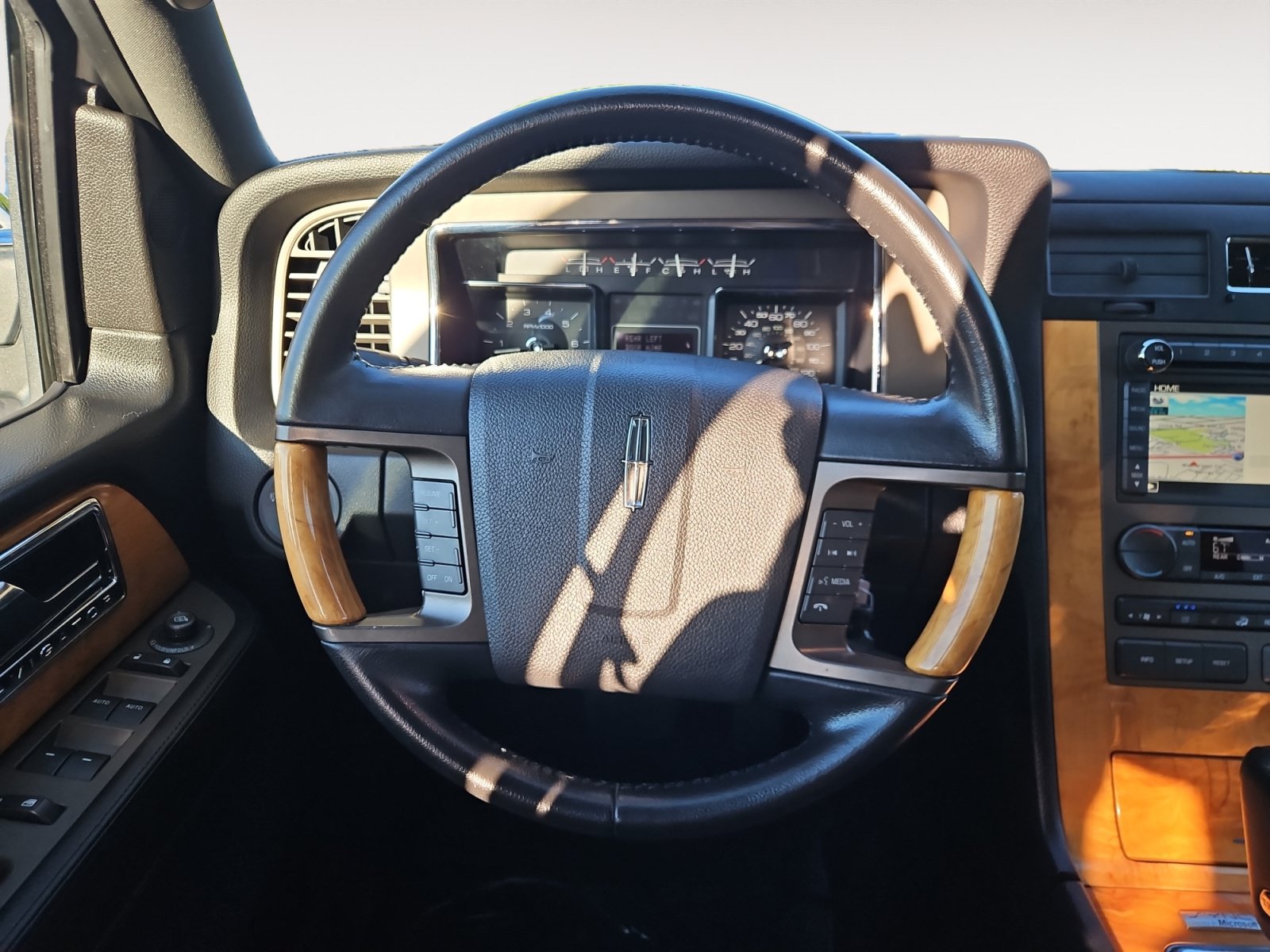 Used 2013 Lincoln Navigator 2WD image 12