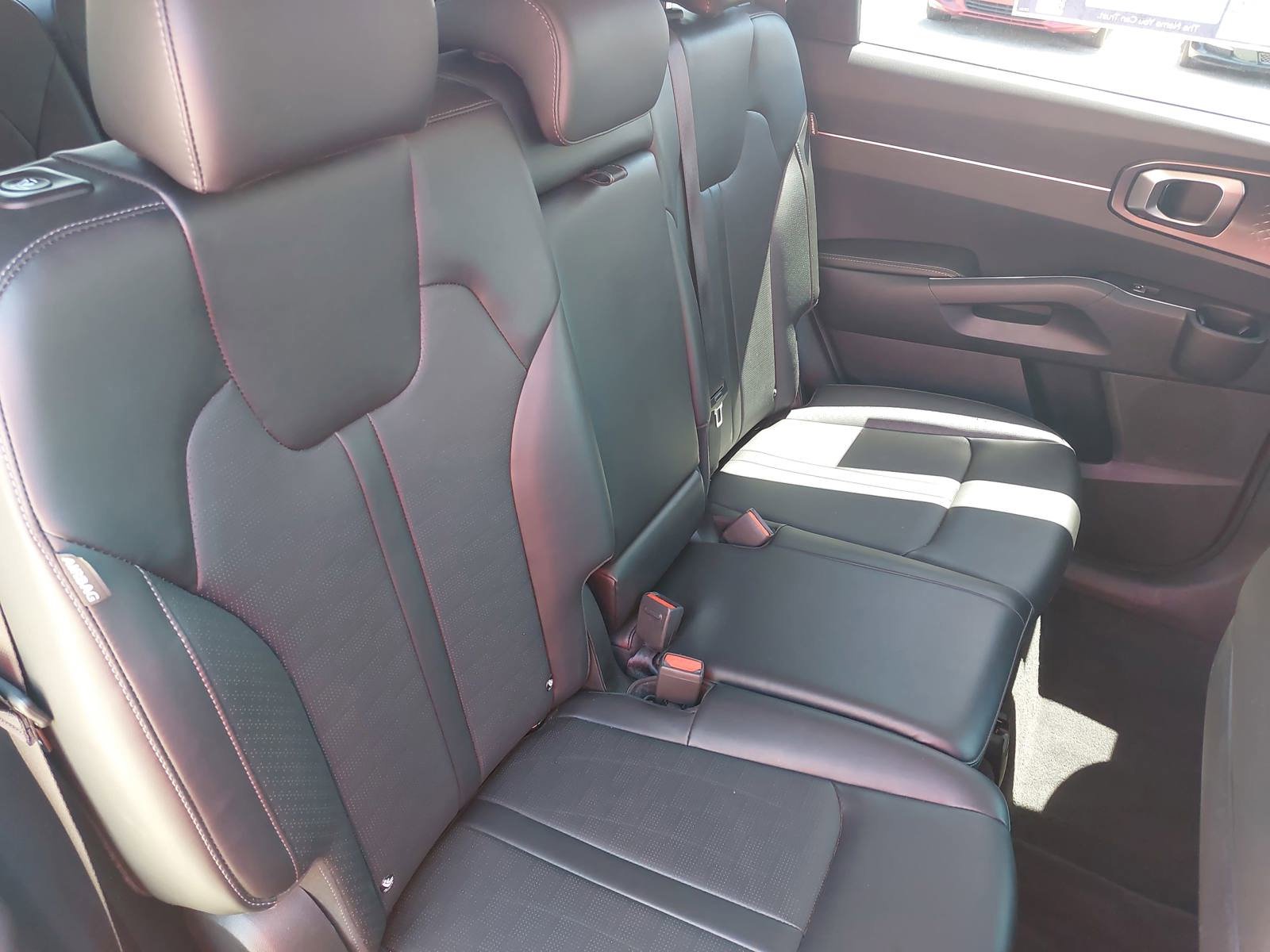 Used 2024 Kia Sorento S w/ Panoramic Sunroof Package FWD image 11