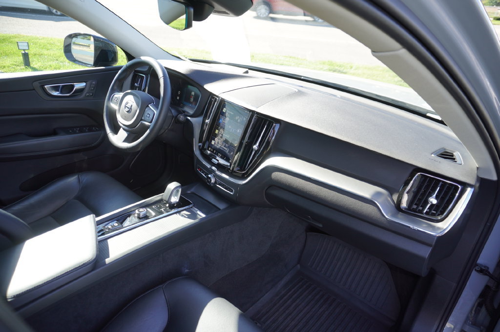 Used 2024 Volvo XC60 B5 Core AWD/4WD image 27
