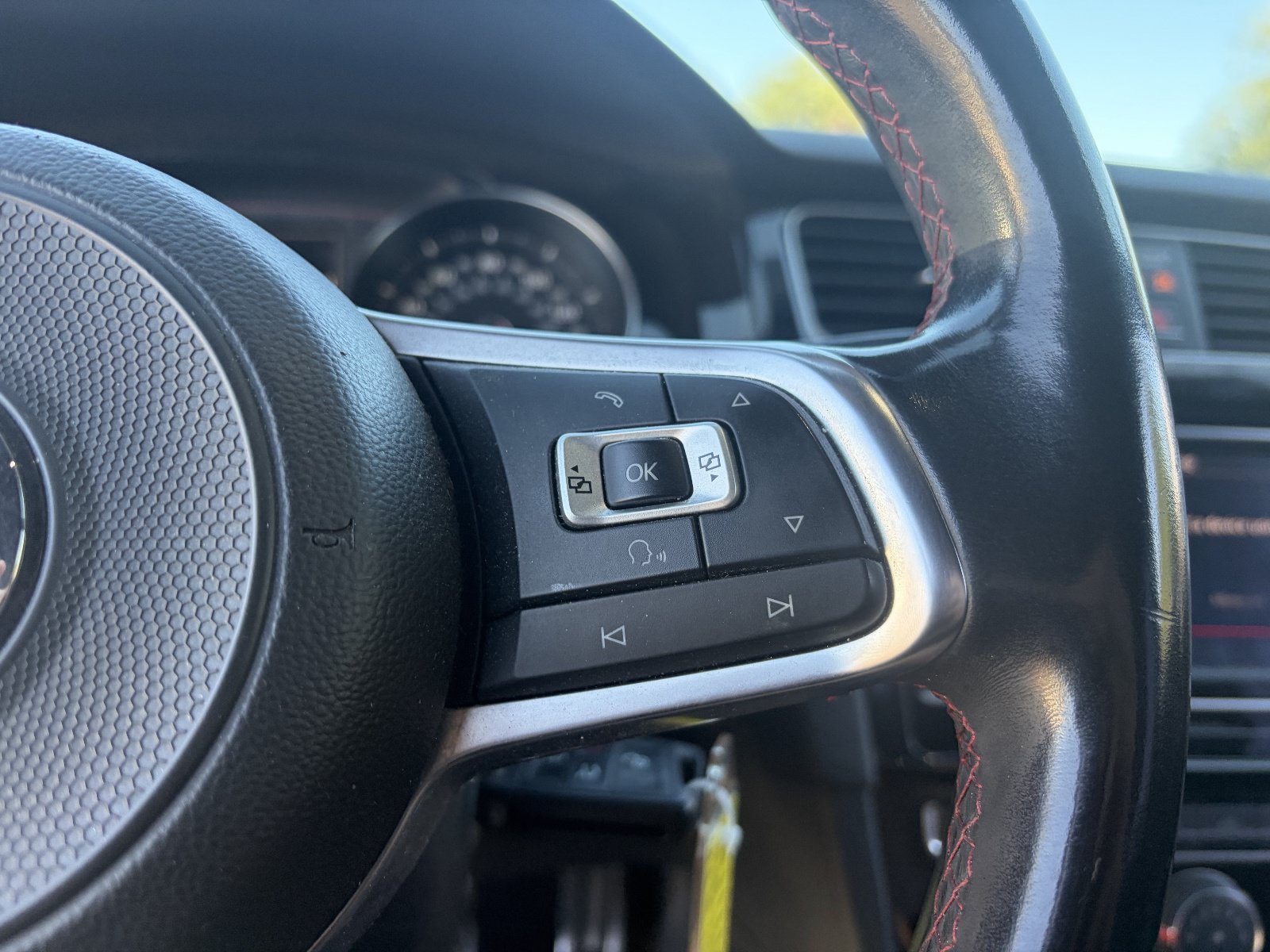 Used 2018 Volkswagen GTI S FWD image 28