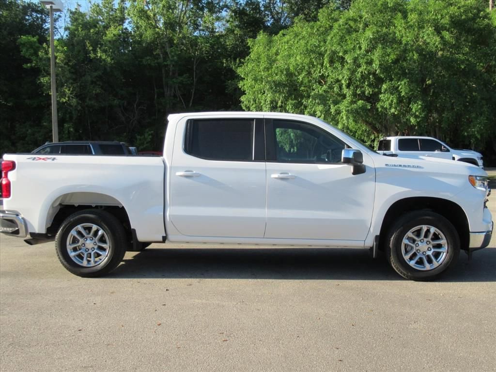 Used 2024 Chevrolet Silverado 1500 LT AWD/4WD image 2