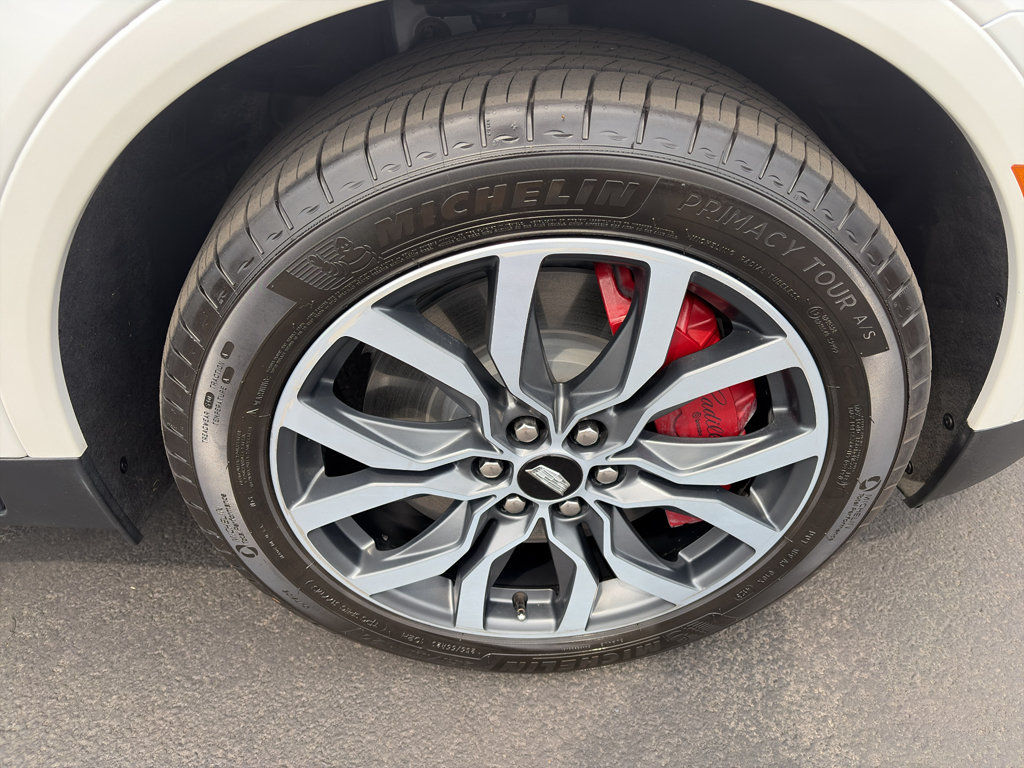 Used 2024 Cadillac XT5 Sportv w/ LPO, Floor Liner Package AWD/4WD image 9