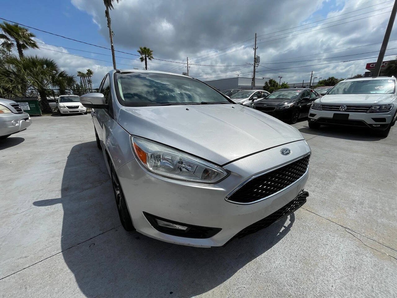 Used 2016 Ford Focus SE w/ SE Sport Package FWD image 14