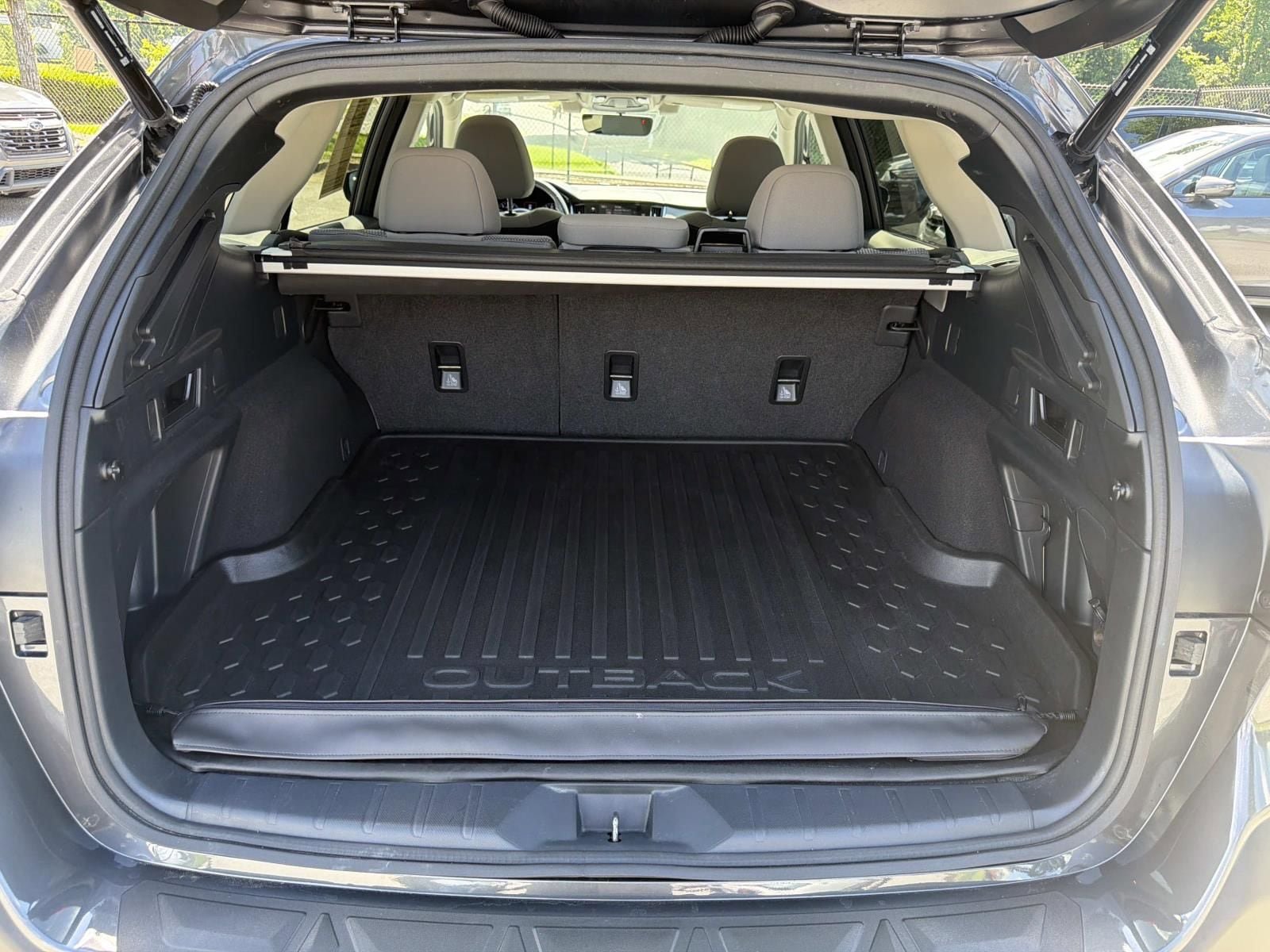 Used 2020 Subaru Outback Premium w/ Popular Package #1 AWD/4WD image 18