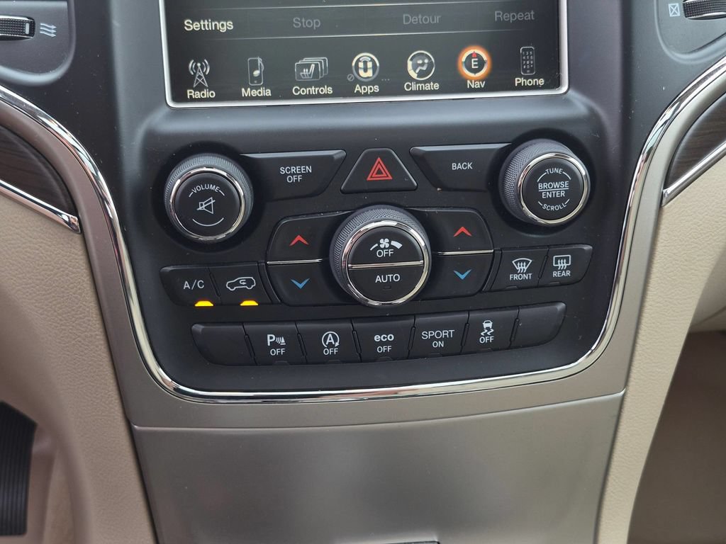 Used 2017 Jeep Grand Cherokee Overland AWD/4WD image 23