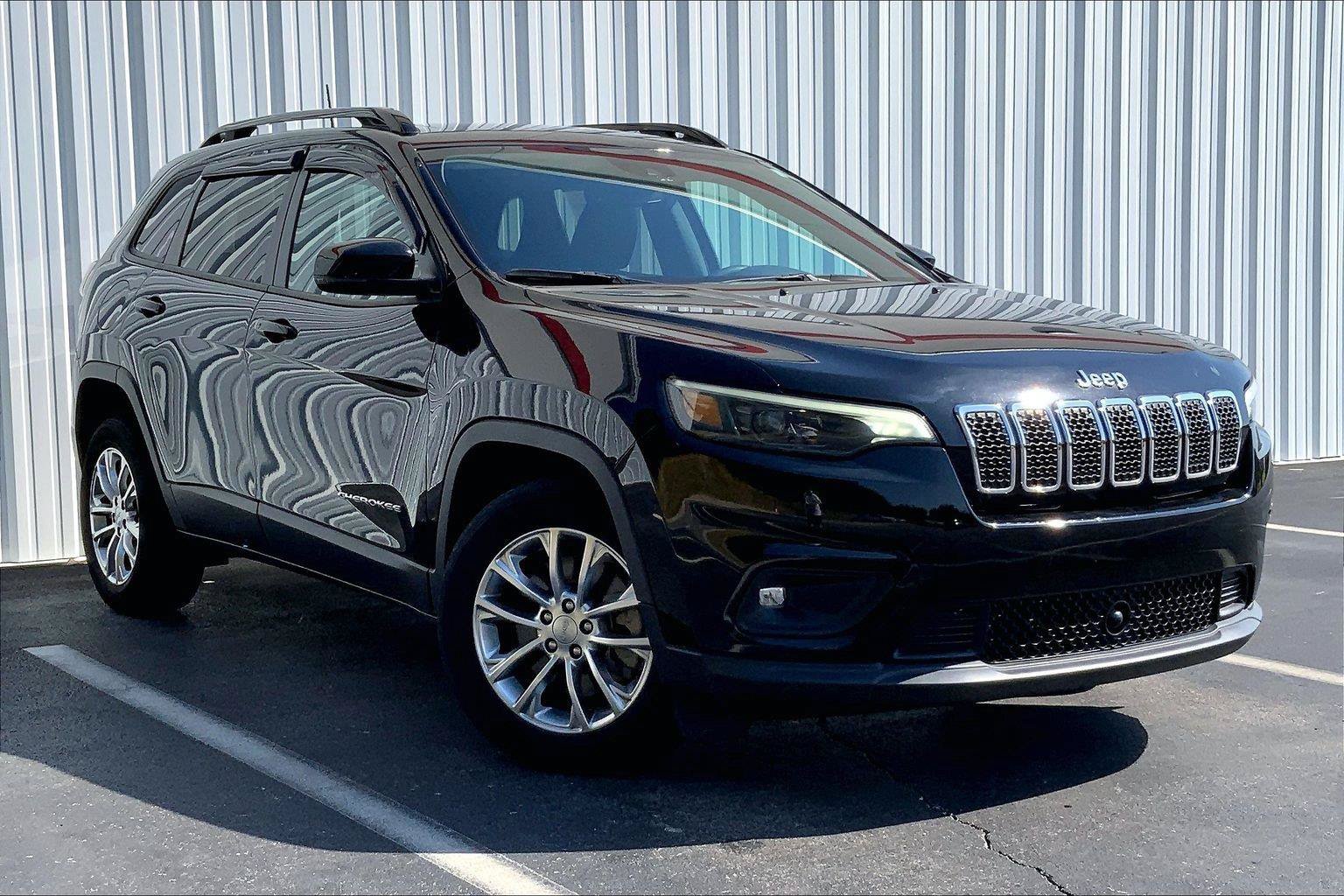 Used 2022 Jeep Cherokee Latitude Lux w/ Sun & Sound Group FWD image 33