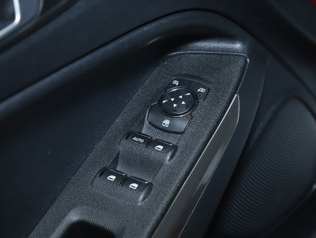 Used 2020 Ford EcoSport Titanium image 16