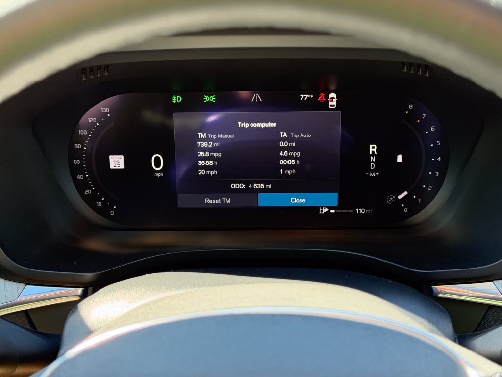 Certified 2025 Volvo XC60 B5 Plus w/ Protection Package Premier AWD/4WD image 19