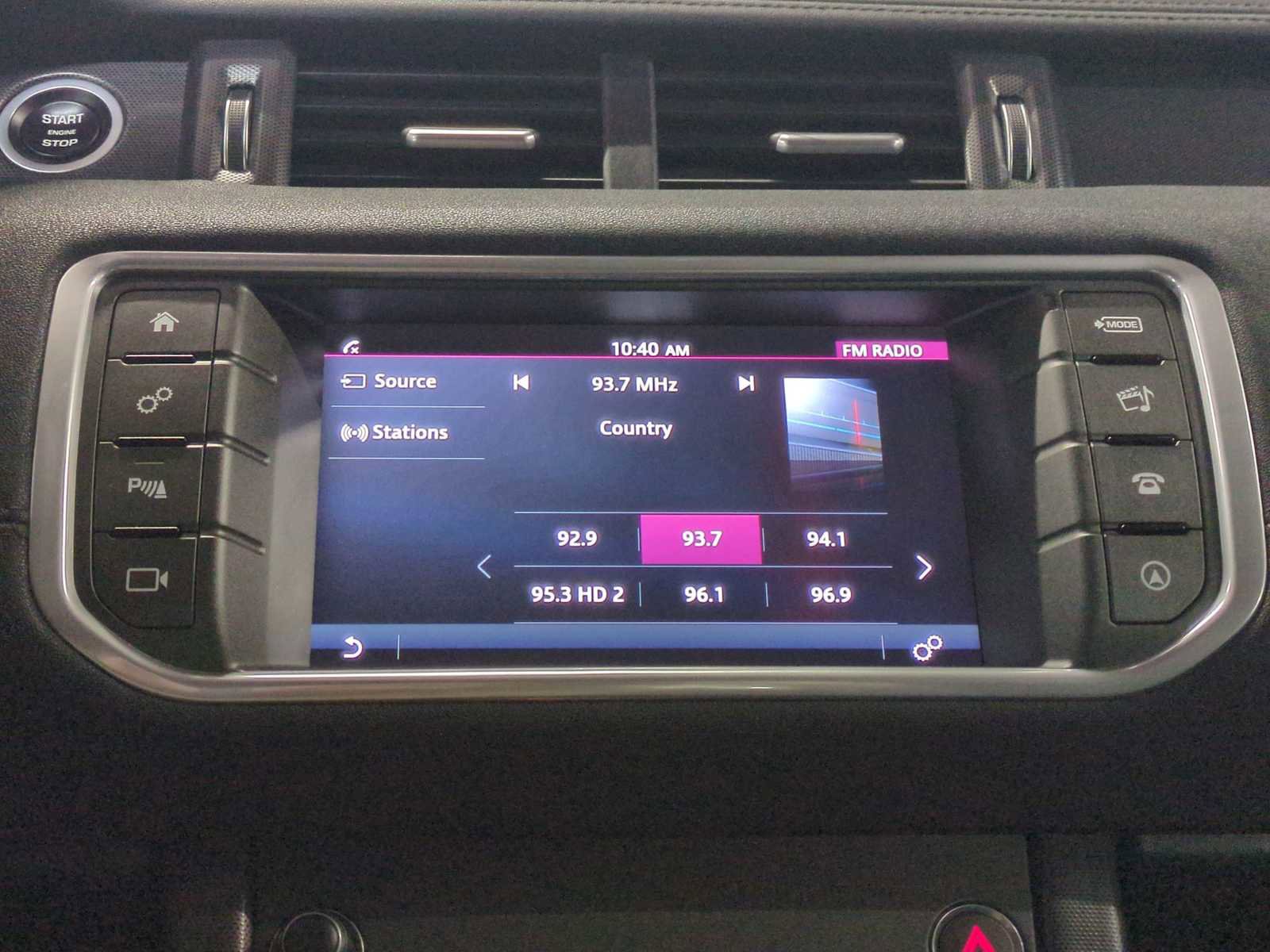 Used 2019 Land Rover Range Rover Evoque SE image 24