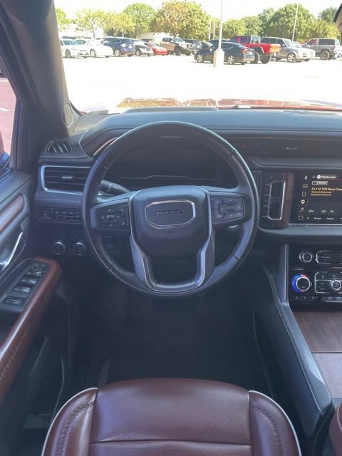 Used 2023 GMC Yukon Denali Ultimate AWD/4WD image 17