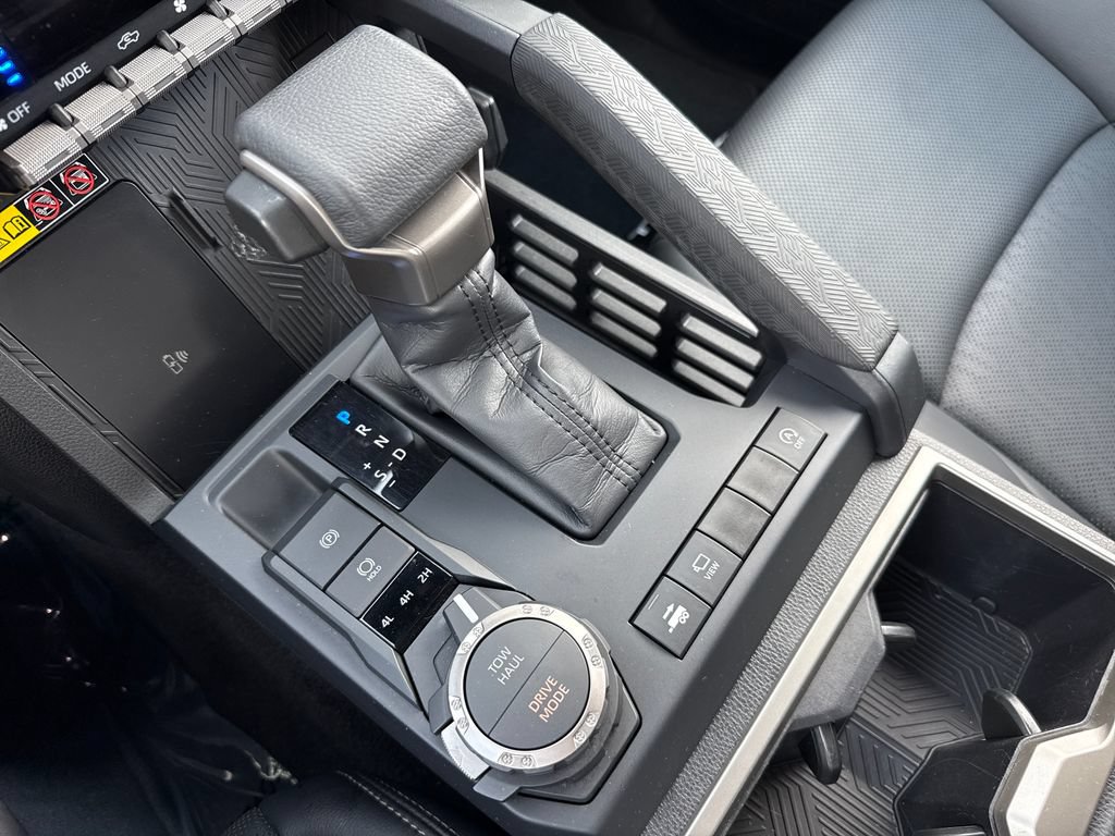 Used 2024 Toyota Tacoma Limited AWD/4WD image 25