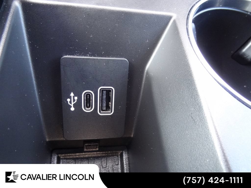 Used 2026 Lincoln Nautilus Premier AWD/4WD image 38
