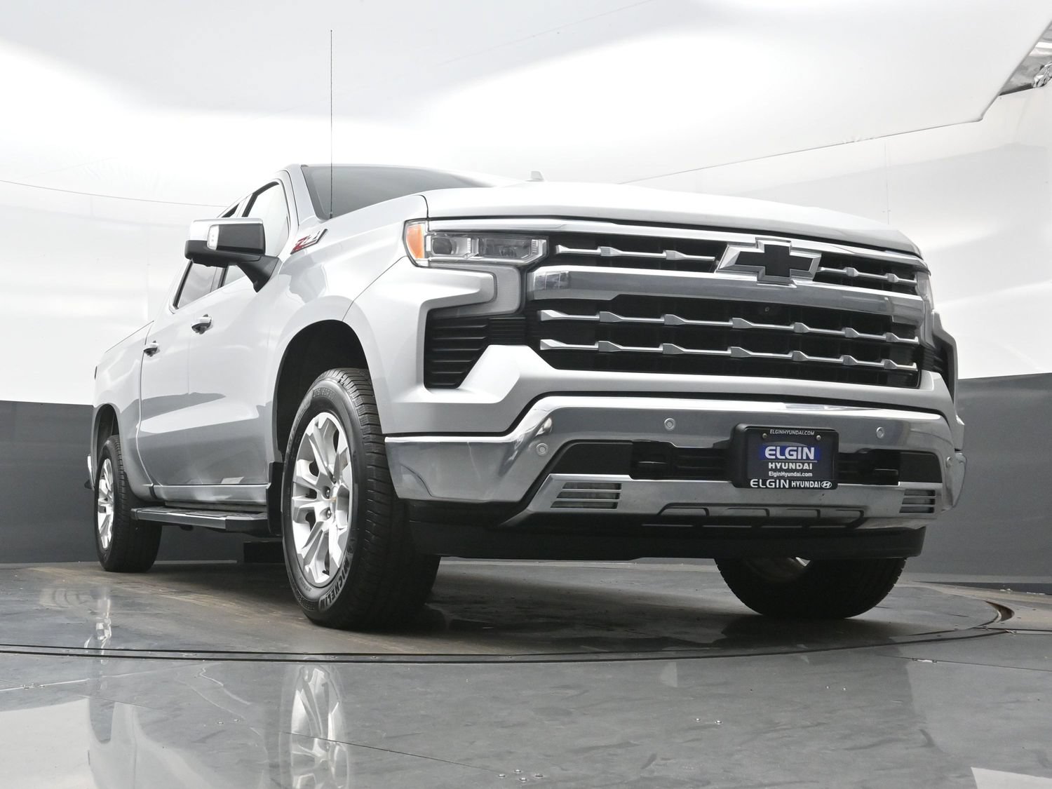 Used 2022 Chevrolet Silverado 1500 LTZ w/ LTZ Premium Package AWD/4WD image 34