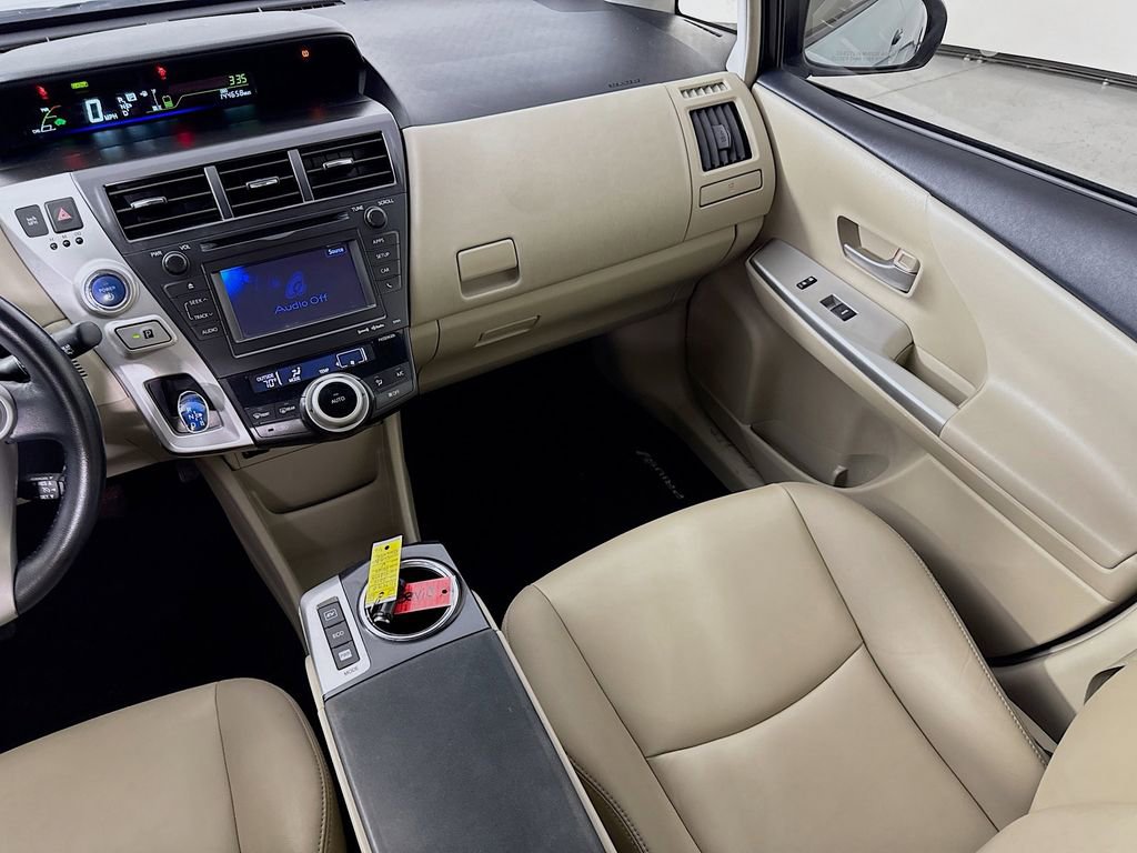 Used 2014 Toyota Prius V Five image 27