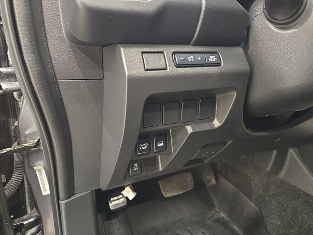 Used 2024 Nissan Frontier SV AWD/4WD image 21