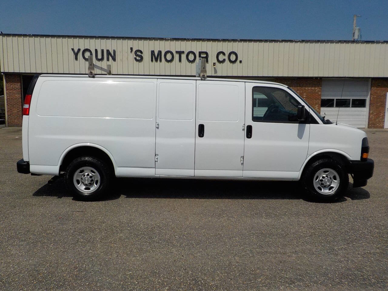 Used 2020 Chevrolet Express 2500 Extended w/ Driver Convenience Package RWD image 6