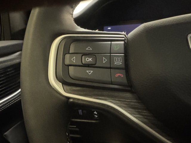 Used 2023 Jeep Wagoneer Series III w/ Premium Group I image 13