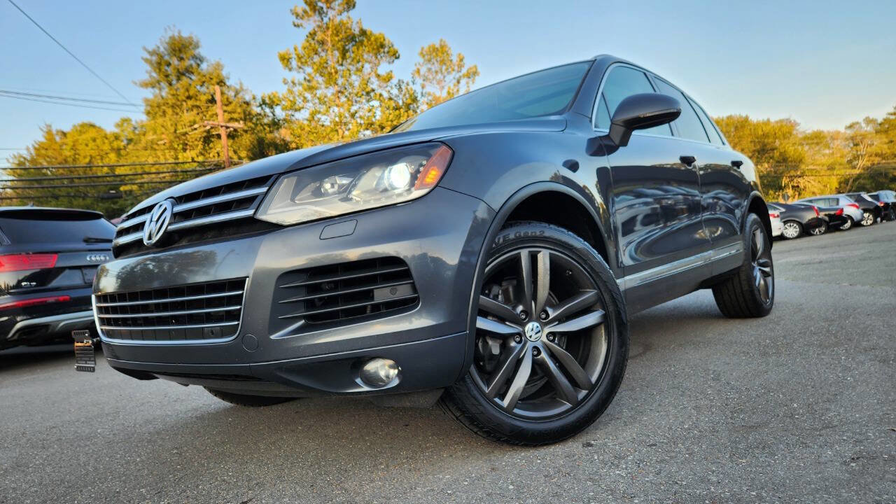Used 2012 Volkswagen Touareg Executive image 2