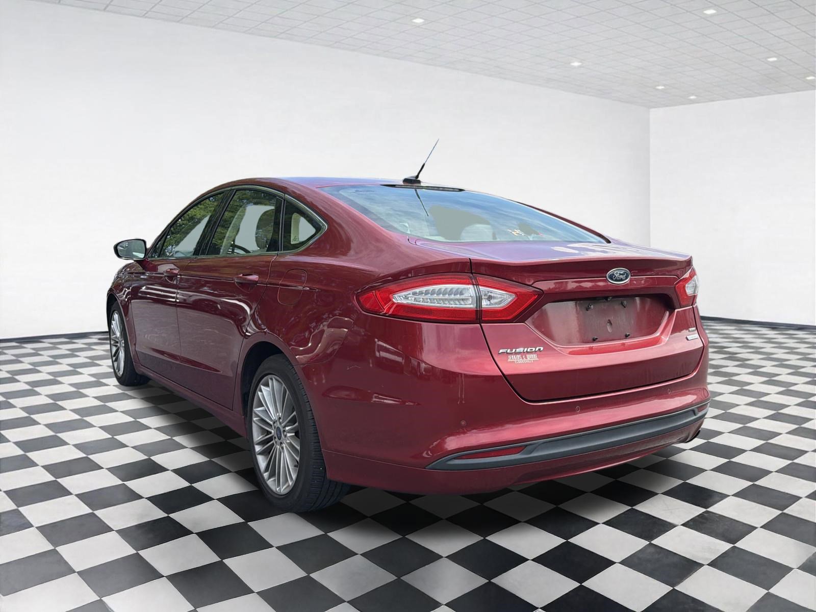Used 2015 Ford Fusion SE w/ Equipment Group 202A FWD image 6