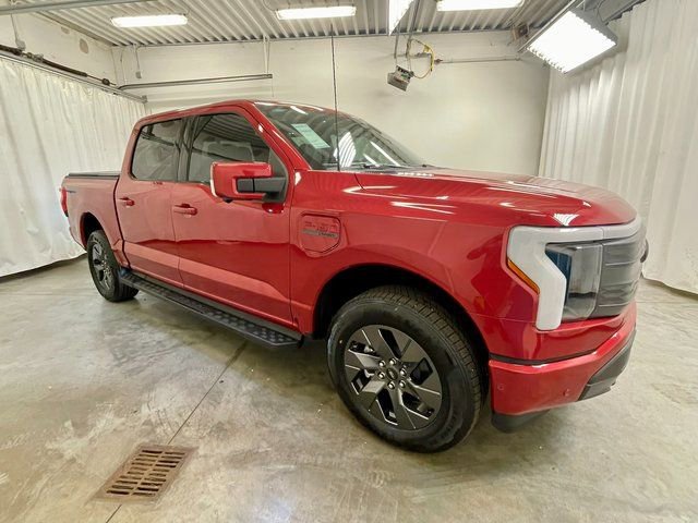 New 2023 Ford F150 Lightning Lariat w/ Equipment Group 511A High