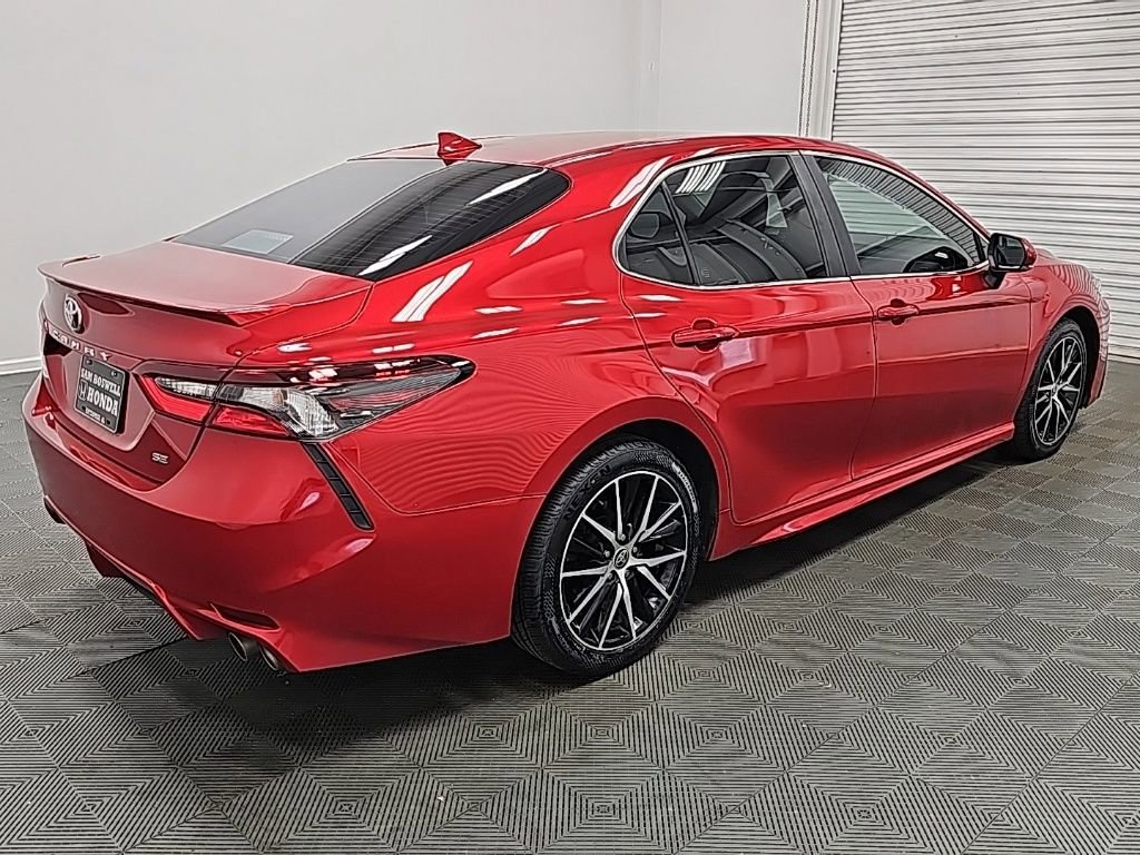 Used 2023 Toyota Camry SE image 9