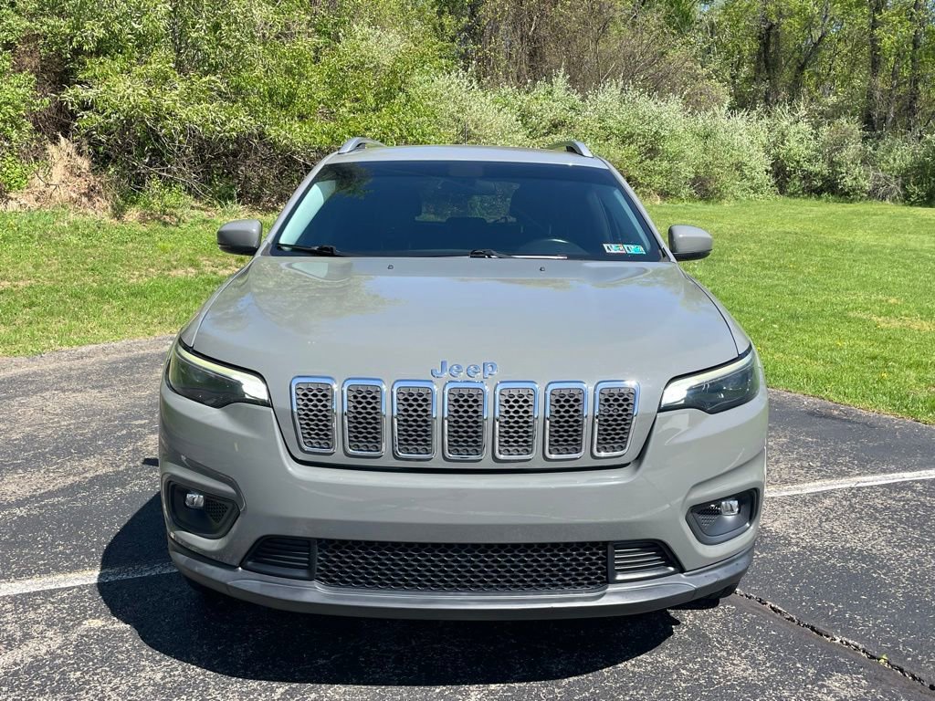 Used 2019 Jeep Cherokee Latitude Plus w/ Cold Weather Group AWD/4WD image 8