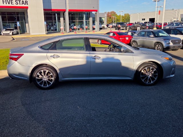 Used 2017 Toyota Avalon XLE FWD image 14