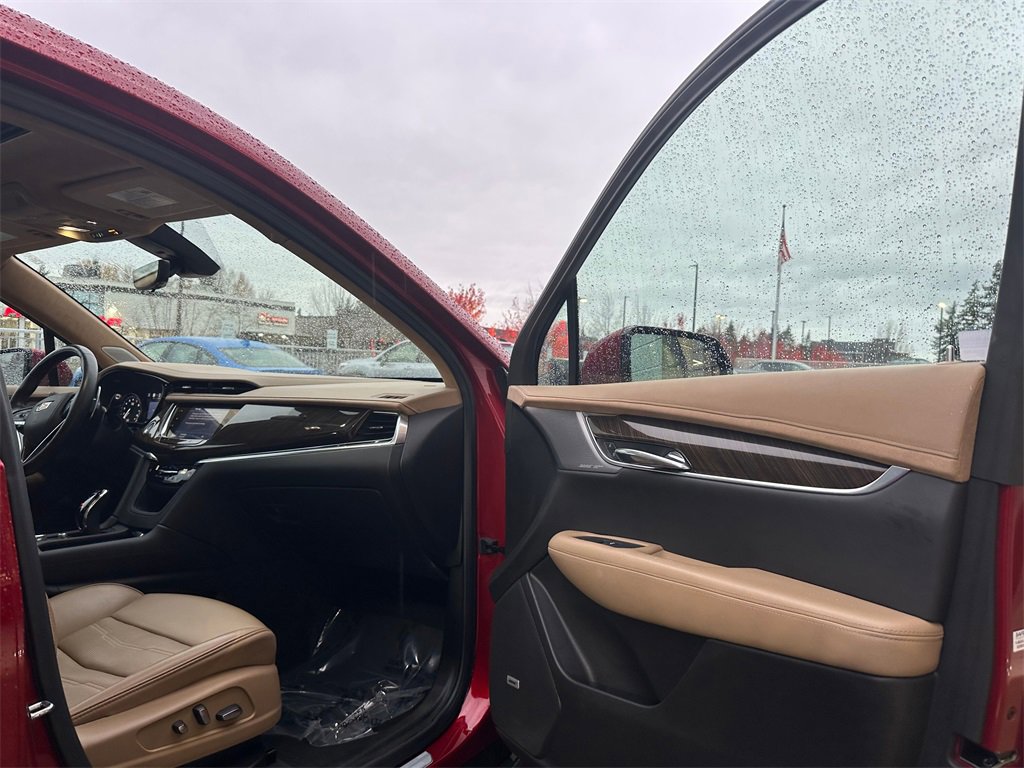 Used 2023 Cadillac XT6 Sport w/ Platinum Package image 11