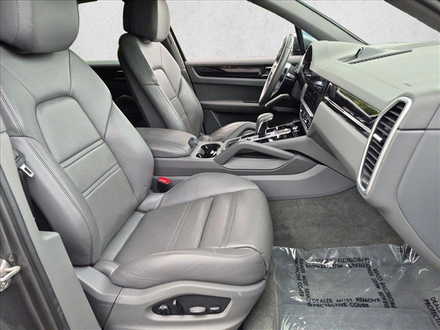 Used 2023 Porsche Cayenne AWD/4WD image 22