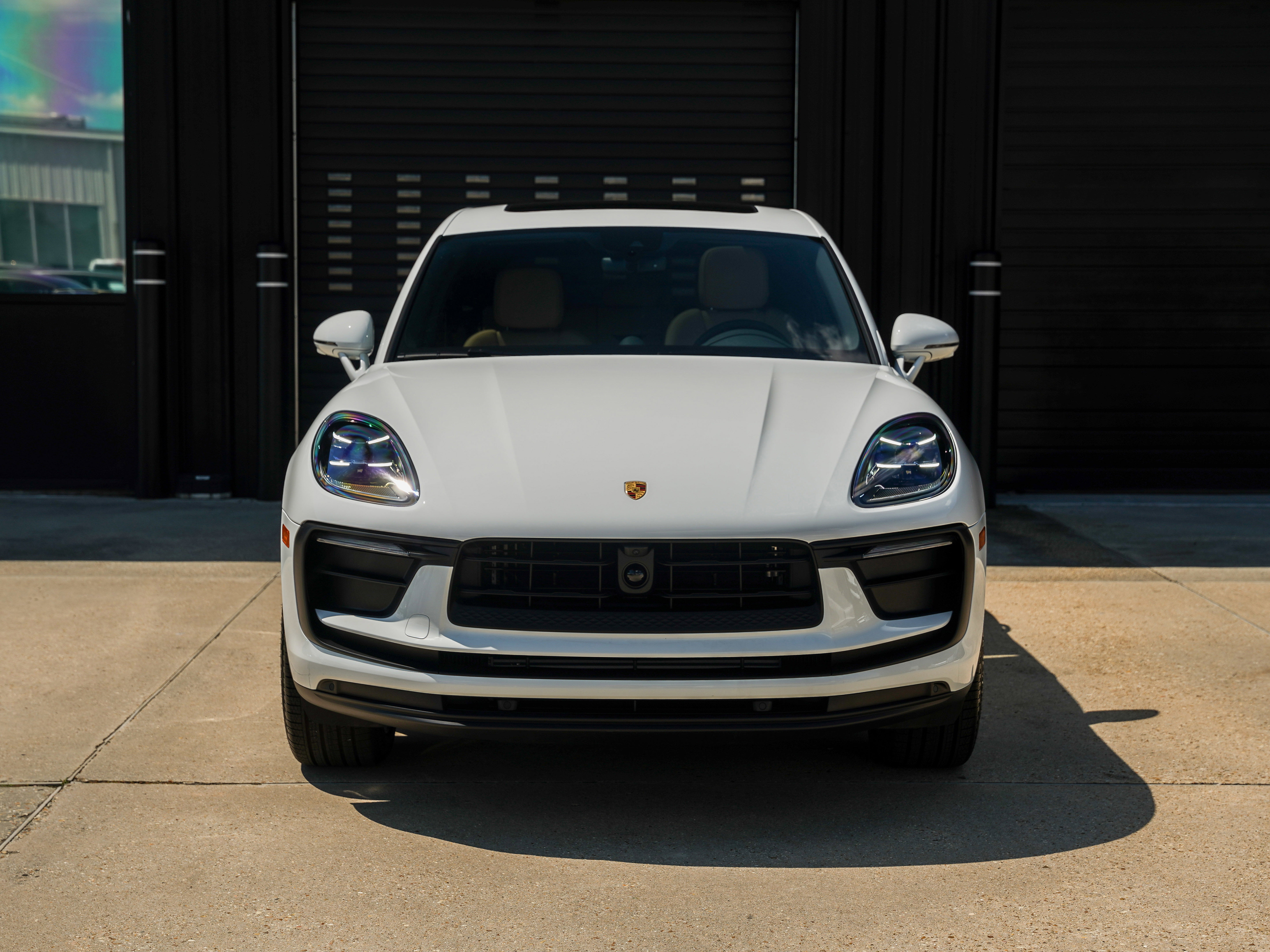 Certified 2025 Porsche Macan image 6
