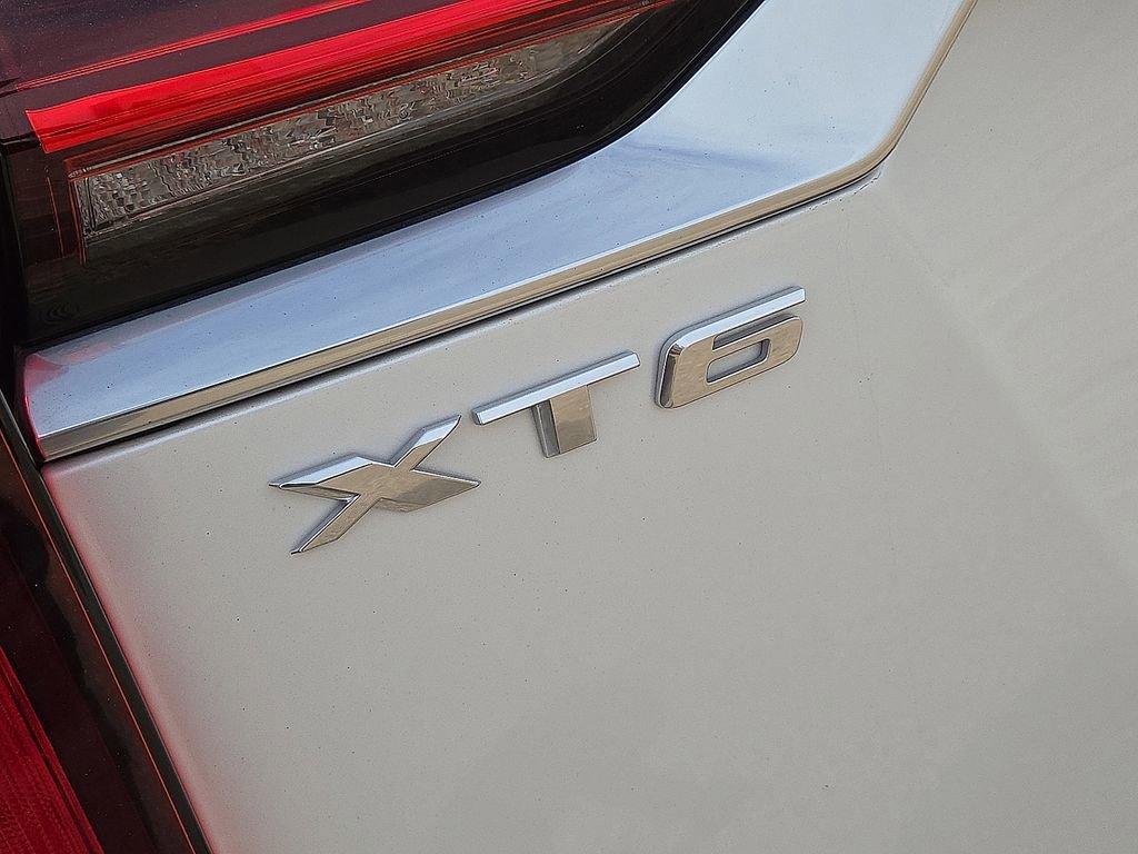 Used 2023 Cadillac XT6 Premium Luxury FWD image 12