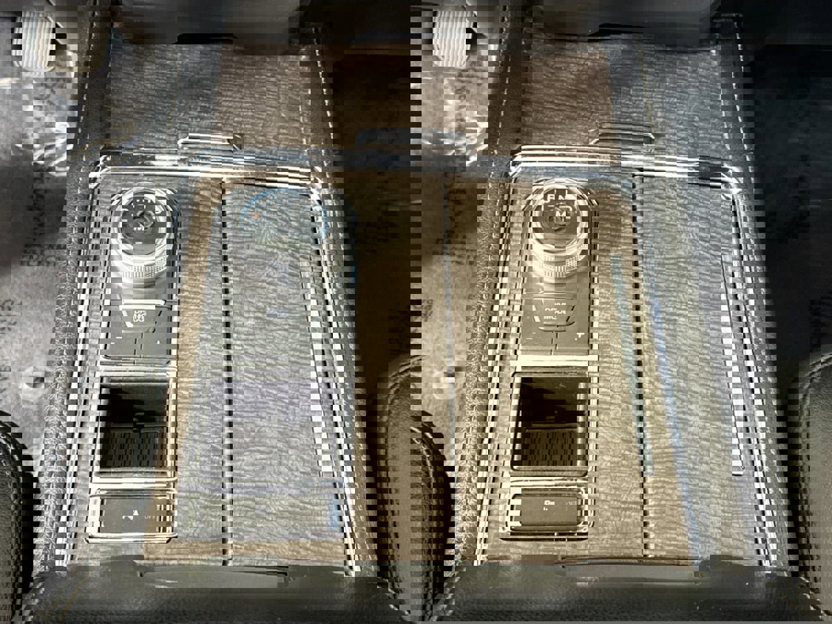 Used 2021 Ford Expedition Max Limited image 19