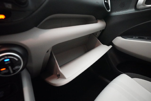 Used 2025 Hyundai Venue SEL FWD image 29
