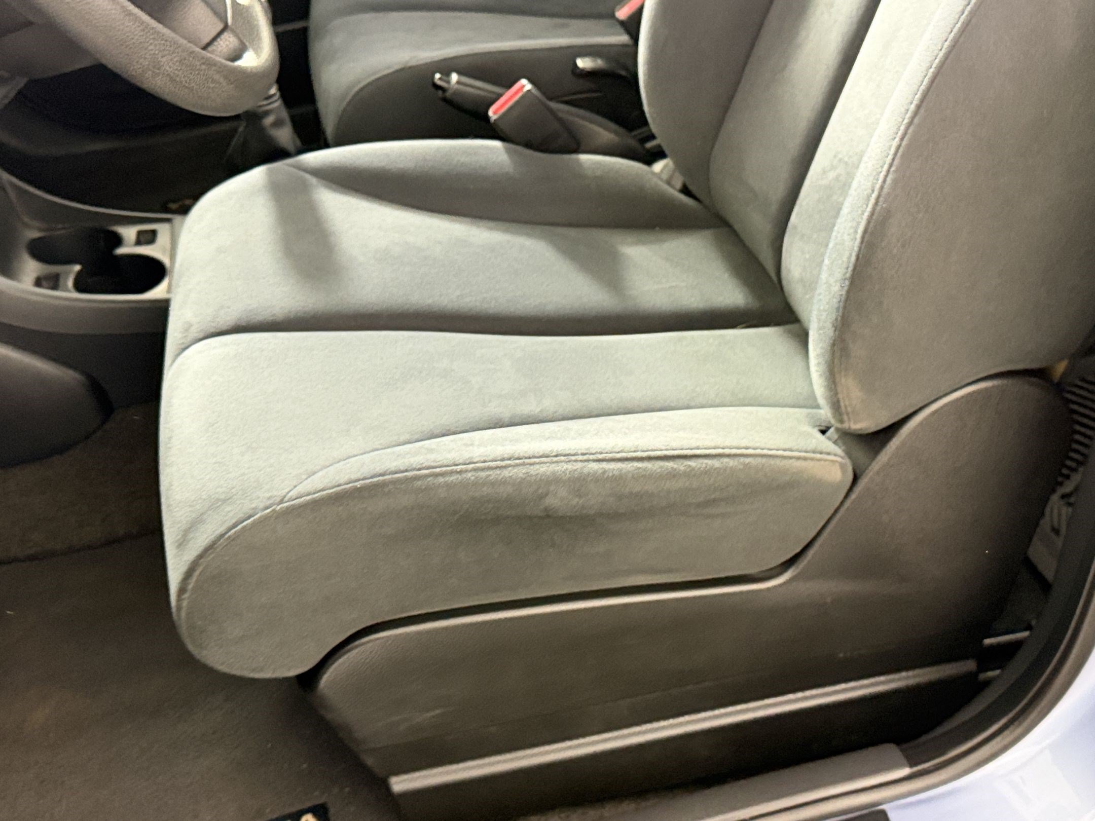 Used 2009 Nissan Versa 1.8 S w/ ABS Pkg FWD image 25