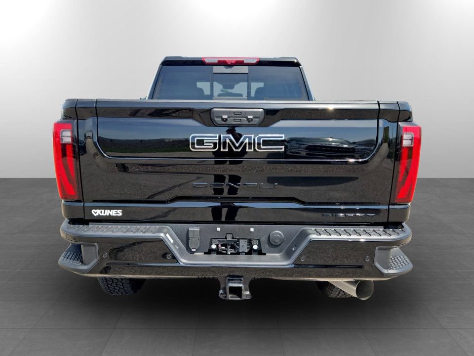 New 2026 GMC Sierra 3500 Denali w/ Technology Package AWD/4WD image 8