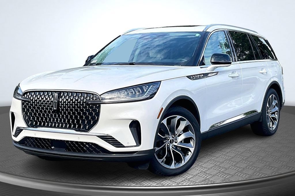 Used 2026 Lincoln Aviator Reserve RWD image 3
