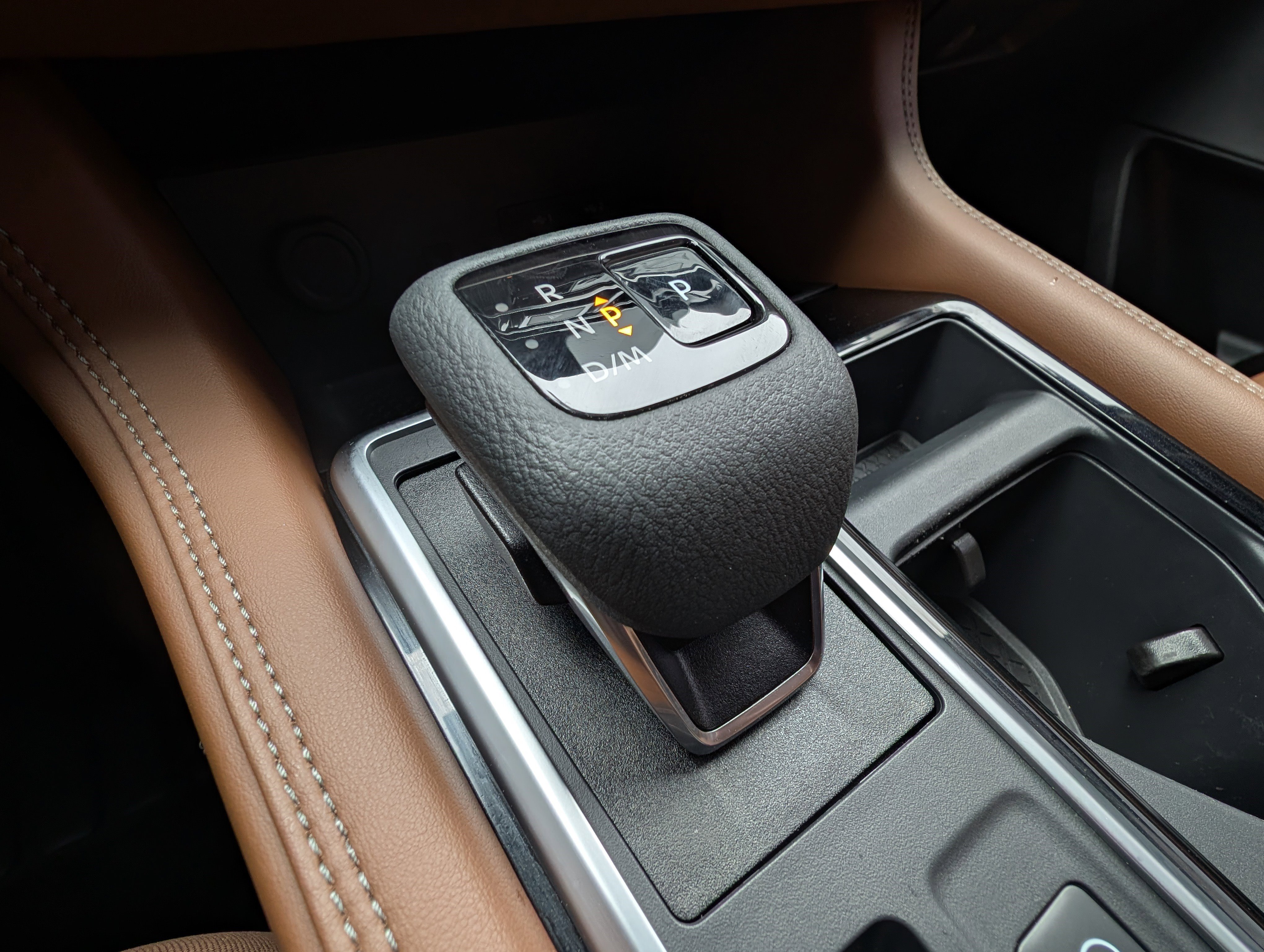 Used 2025 Nissan Pathfinder Platinum w/ Cargo Package image 32