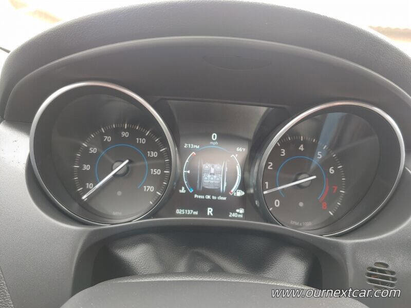 Used 2017 Jaguar XF Premium image 13