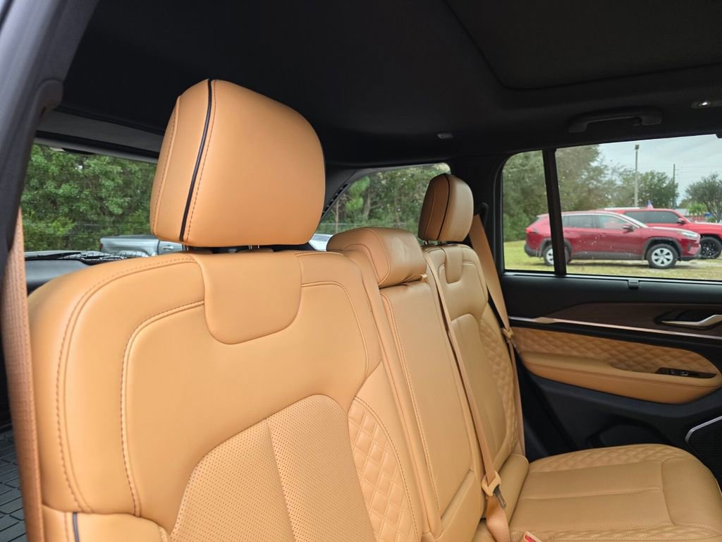 Used 2022 Jeep Grand Cherokee Summit w/ Adv Protech Group IV image 18