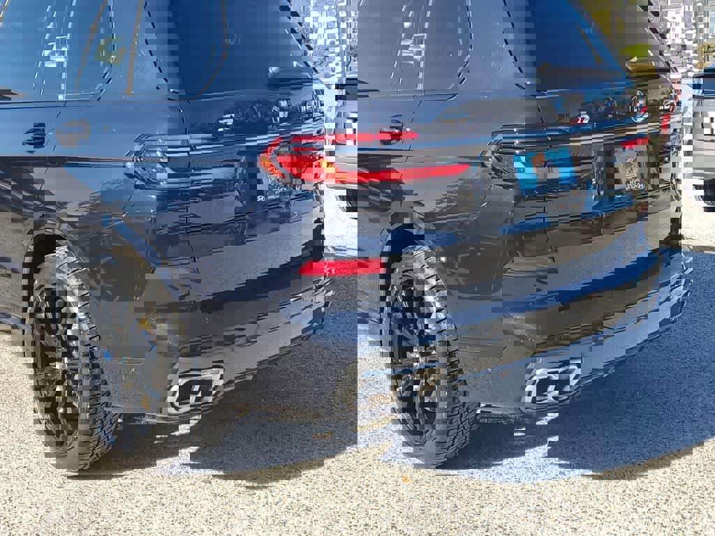 Used 2024 BMW X7 M60i w/ Executive Package image 8