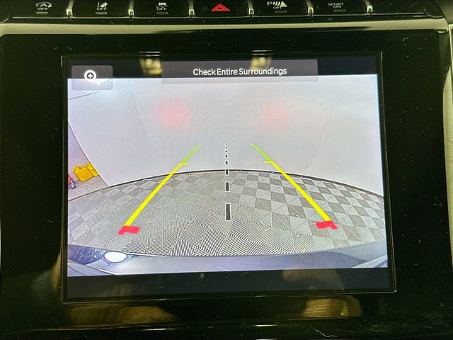 Used 2023 Jeep Grand Cherokee L Laredo image 13