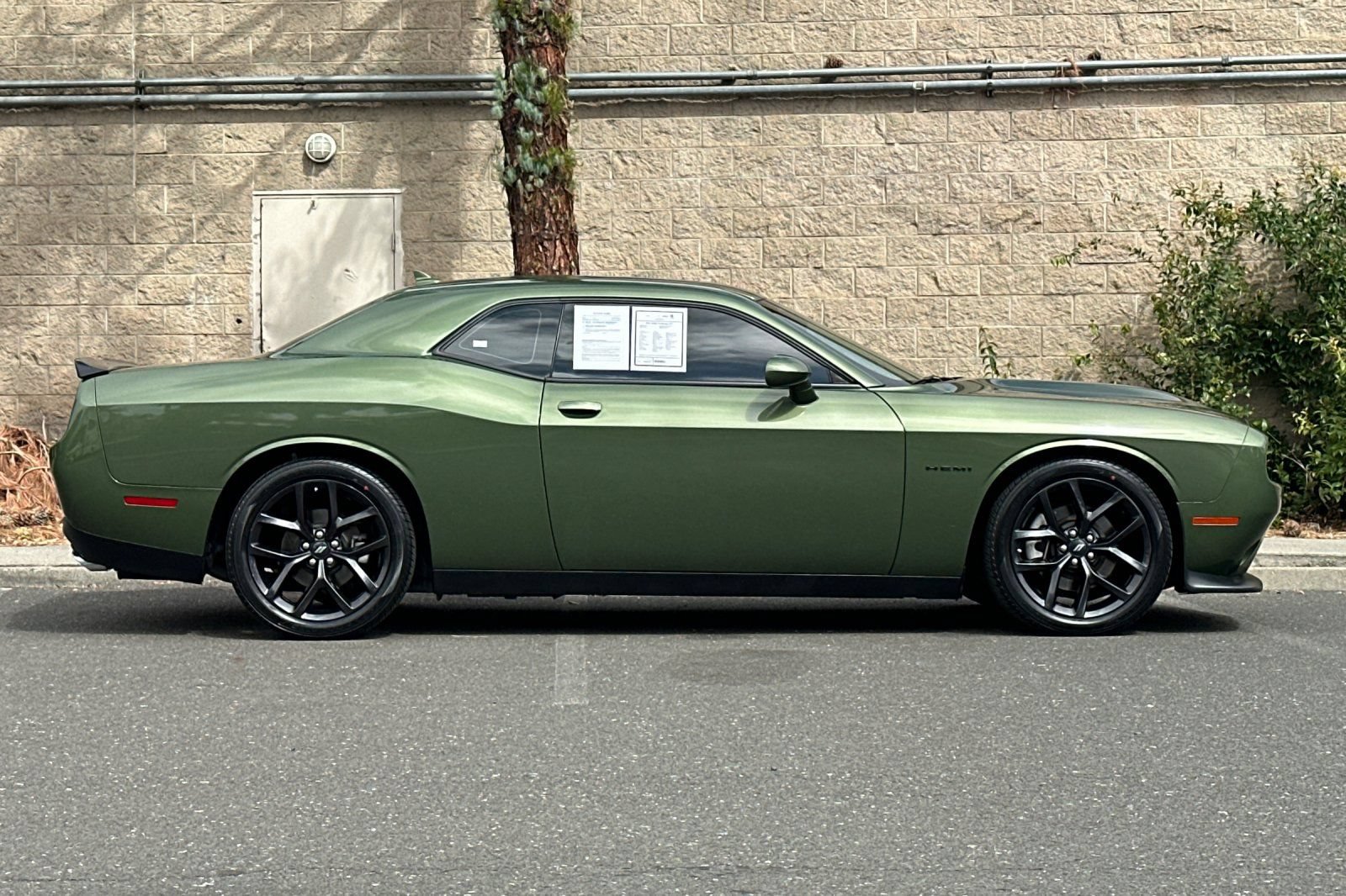 Used 2022 Dodge Challenger R/T RWD image 2