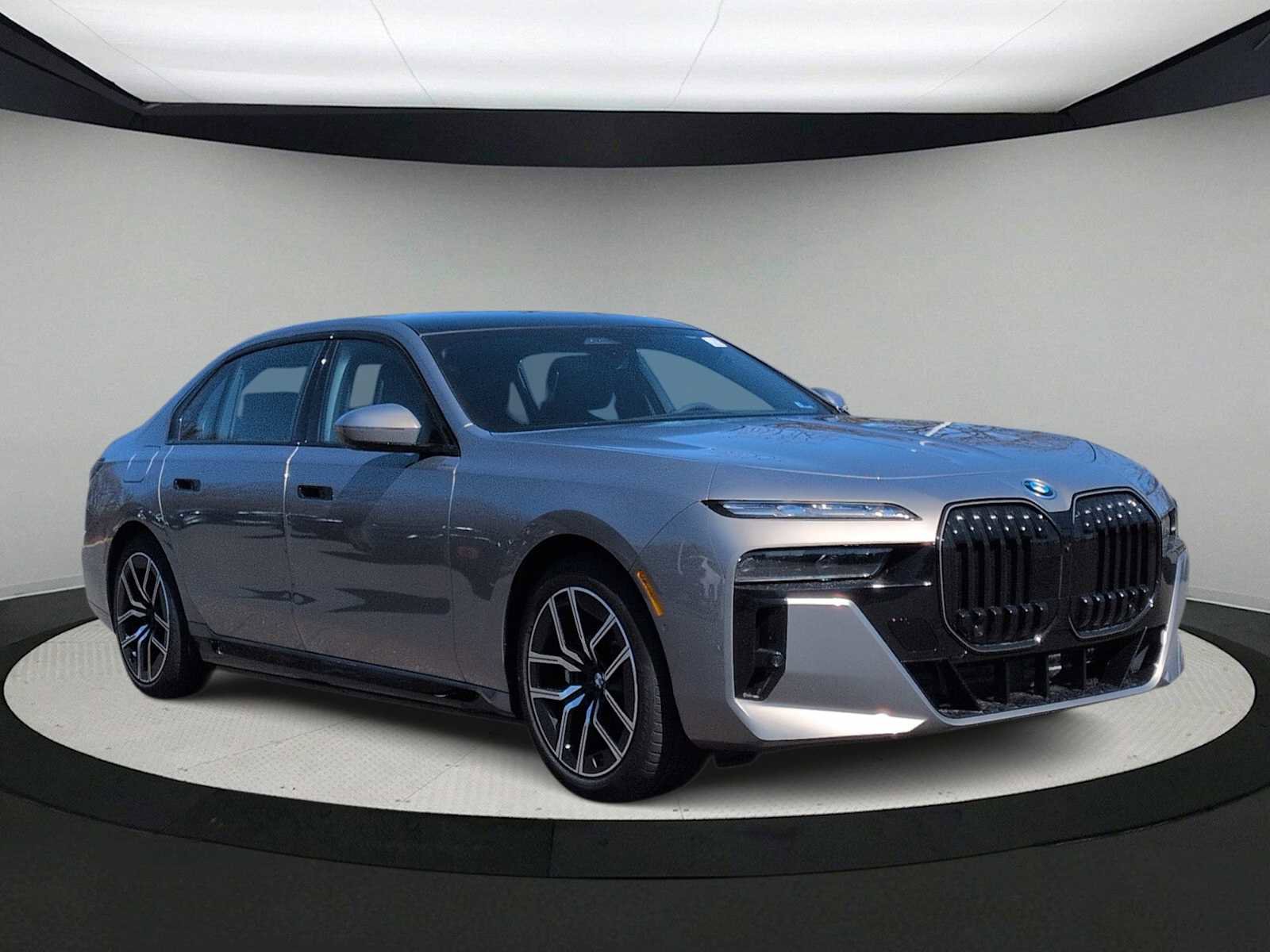 New 2026 BMW 750e xDrive w/ Executive Package AWD/4WD image 2