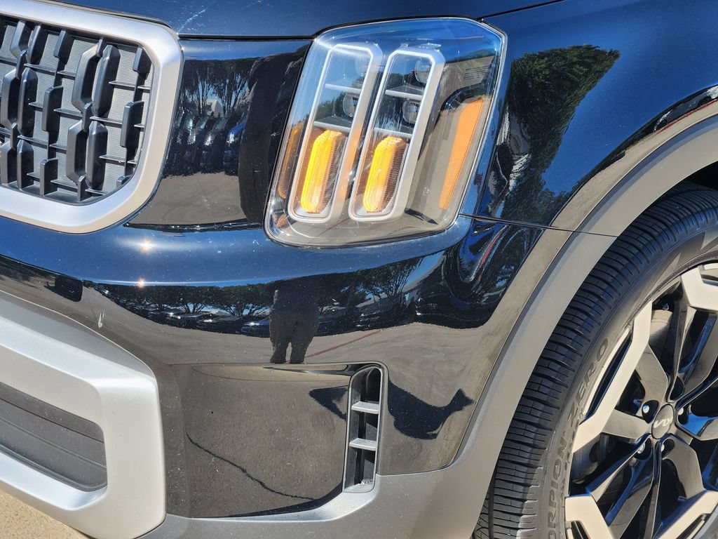 Certified 2024 Kia Telluride EX w/ EX Captain's Chair Package AWD/4WD image 18